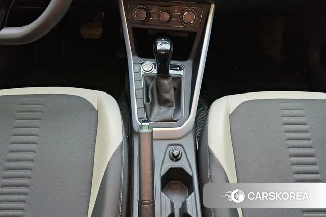 Volkswagen Polo 2022 Белый из Китая, фото 3