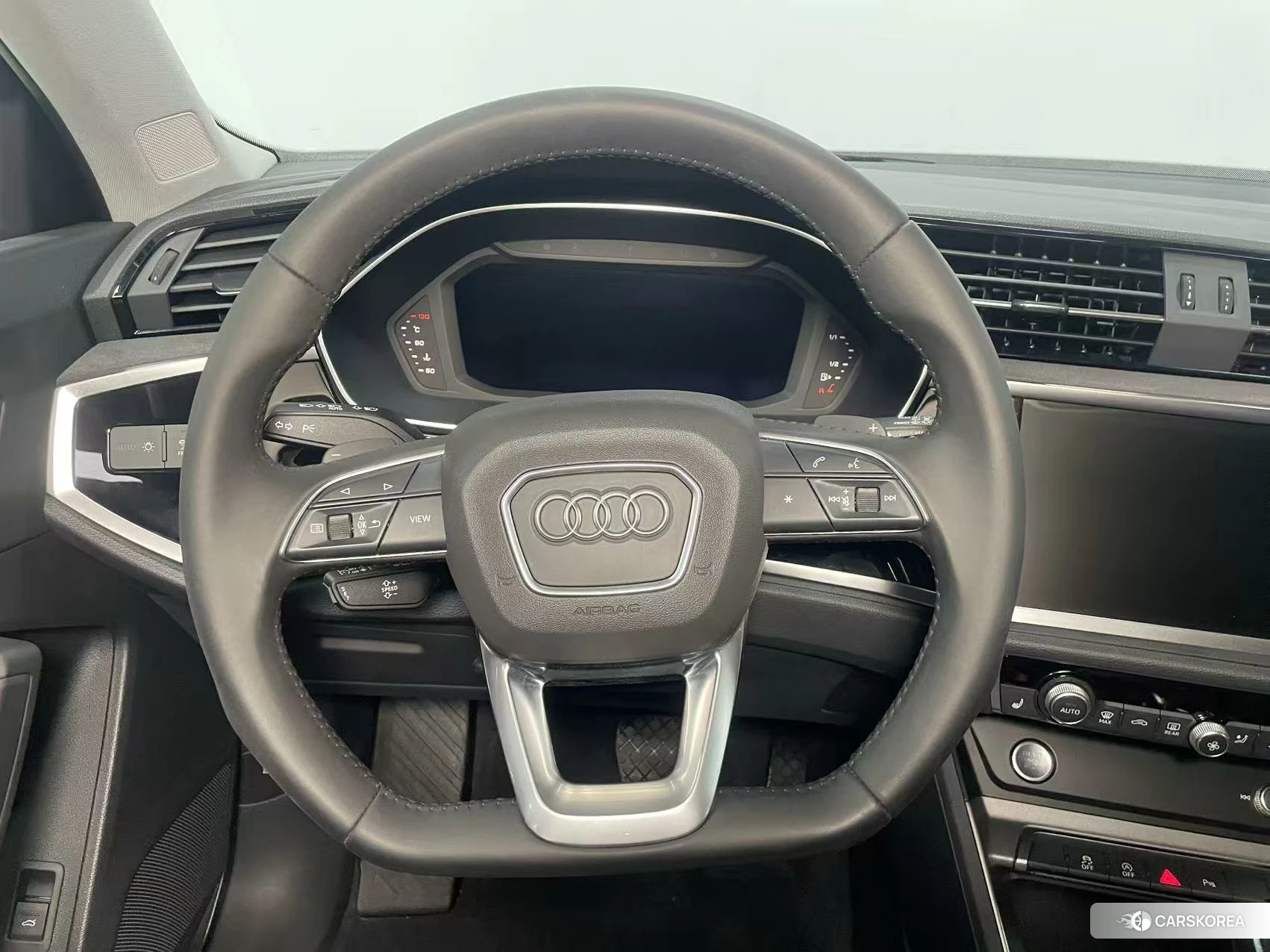 Audi Q3 2022 Темно-серый из Китая, фото 3