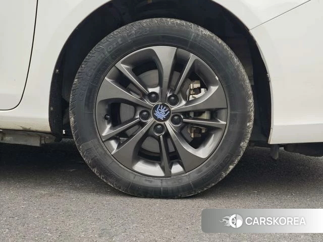 BYD Qin DM 2018 Белый из Китая, фото 3
