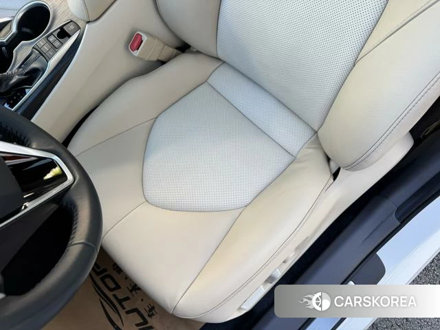 Toyota Camry 2022 Белый из Китая, фото 3