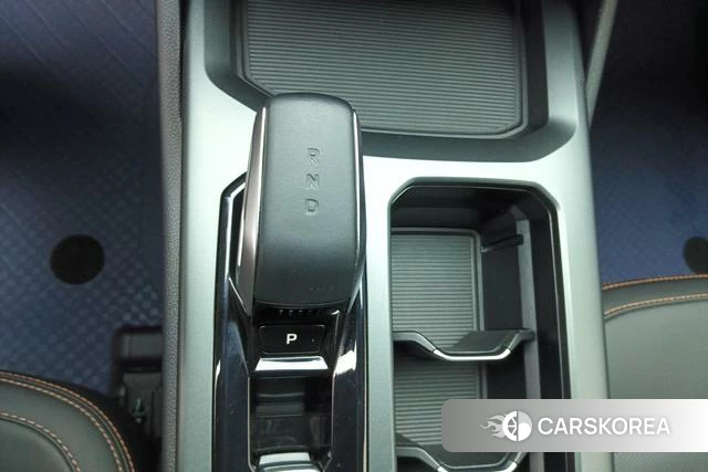 Geely Automobile Haoyue L 2023 Темно-серый из Китая, фото 3