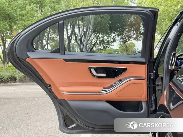 Mercedes-Benz S-class 2023 Черный из Китая, фото 3