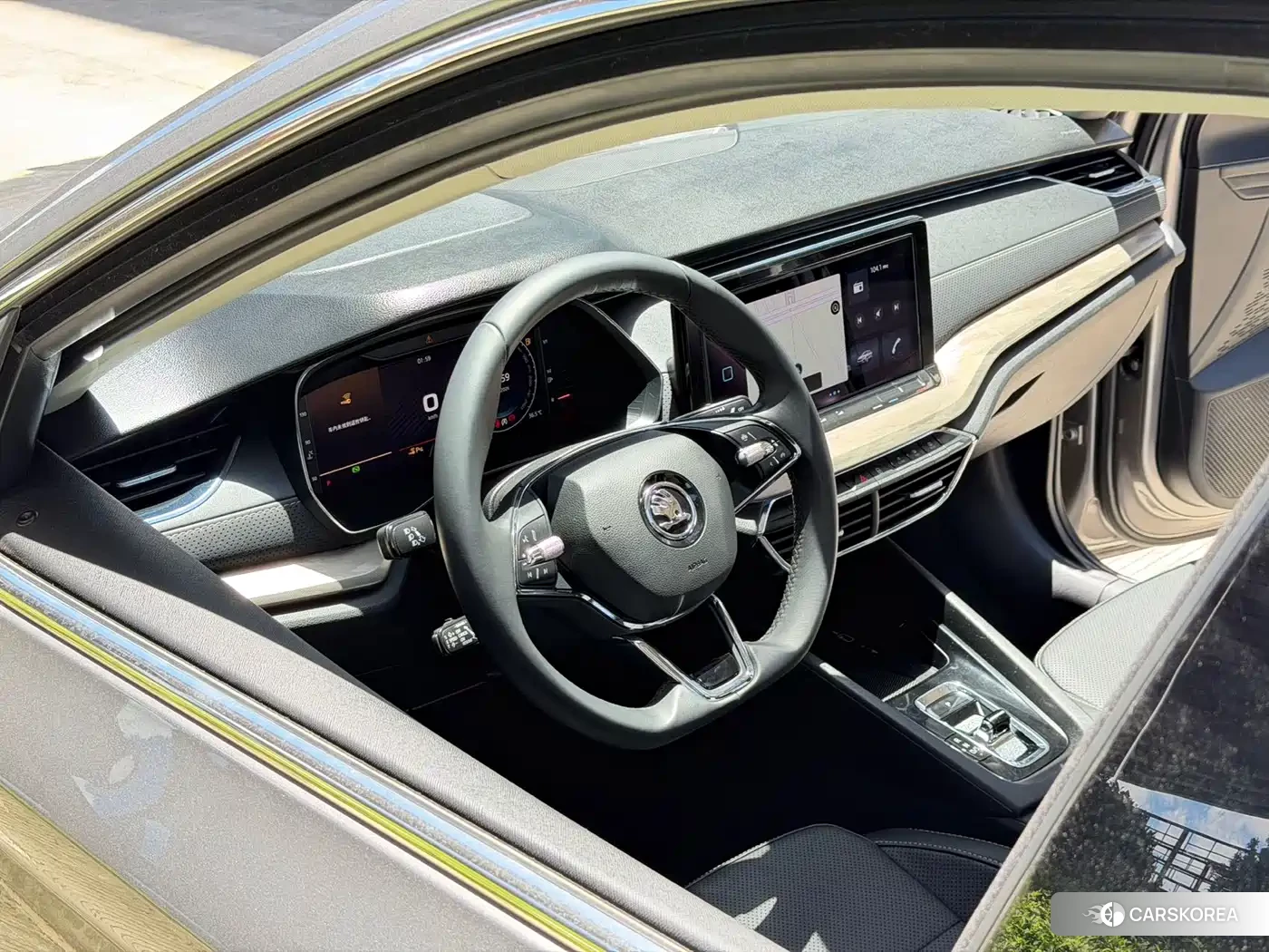 Skoda Octavia 2022 Champagne/brown из Китая, фото 3