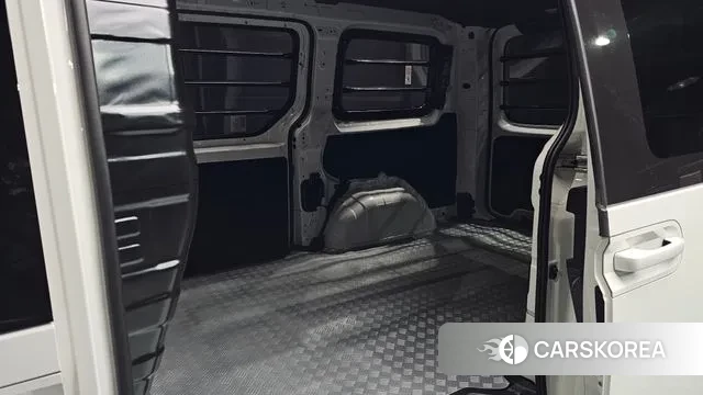 Hyundai Staria 2025 Белый из Кореи, фото 3