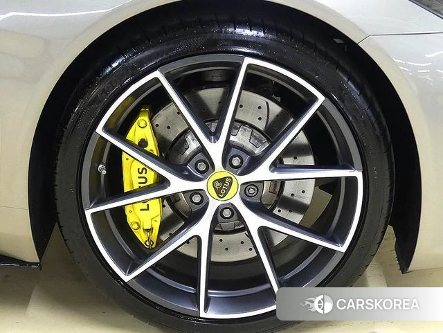 Lotus Emira 2024 Цвет тростника из Кореи, фото 3
