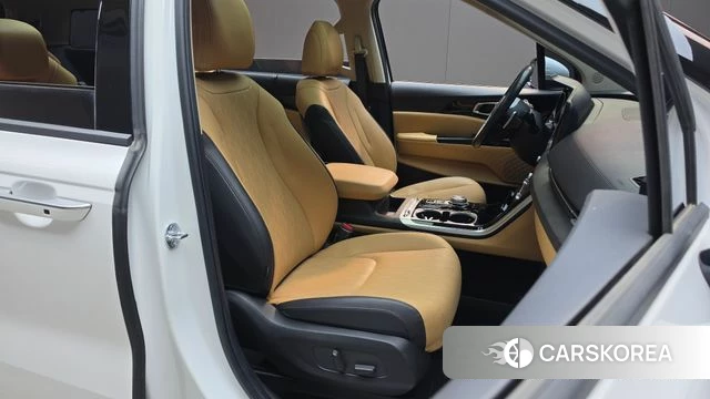 Kia Carnival 4th generation 2023 Белый из Кореи, фото 3