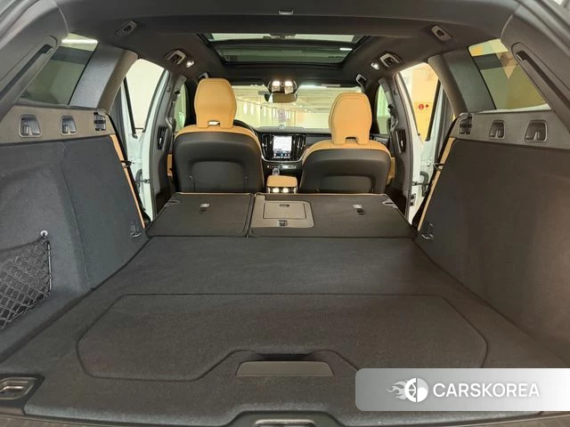 Volvo V60 Cross-Country 2nd Generation 2025 Белый из Кореи, фото 3