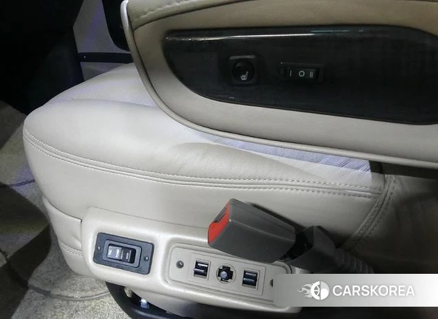 Chevrolet Express Van 2019 Белый из Кореи, фото 3