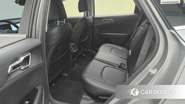 Kia Sportage 5th Generation 2023 Серебристо-серый из Кореи, фото 3