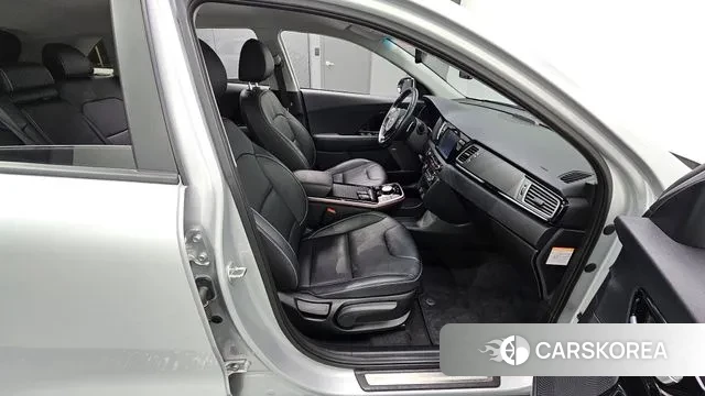 Kia Niro EV 2020 Серебряный из Кореи, фото 3