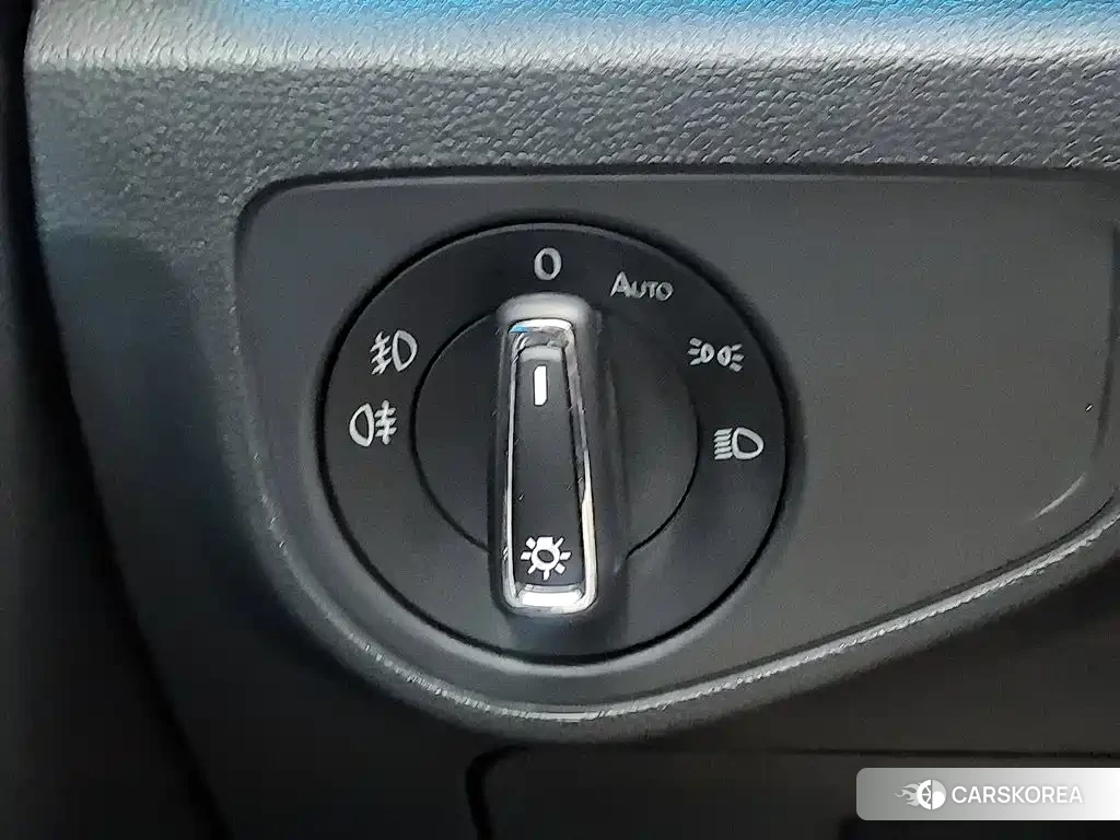 Volkswagen Touareg 2018 Черный из Китая, фото 3
