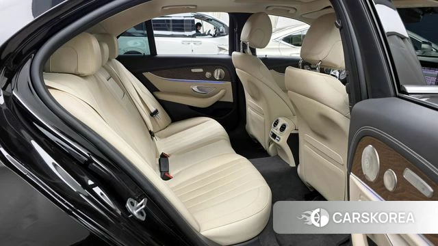 Mercedes-Benz E-Class W213 2023 Черный из Кореи, фото 3