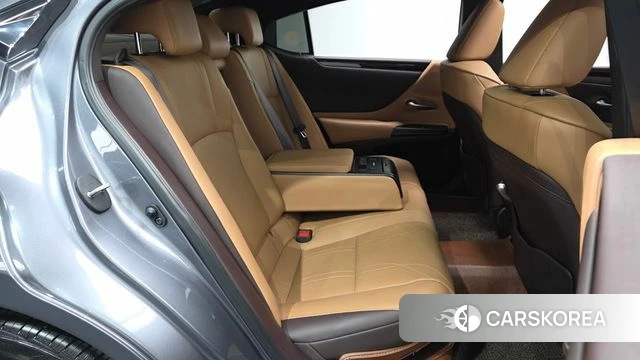 Lexus ES300h 7th generation 2021 Серый из Кореи, фото 3