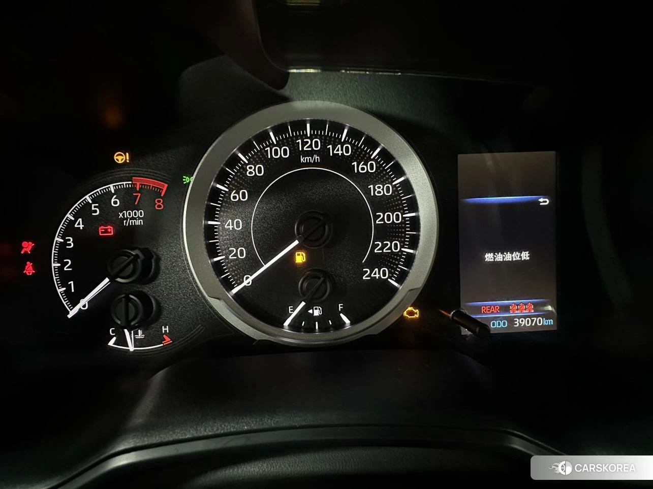 Toyota Corolla 2023 Белый из Китая, фото 3