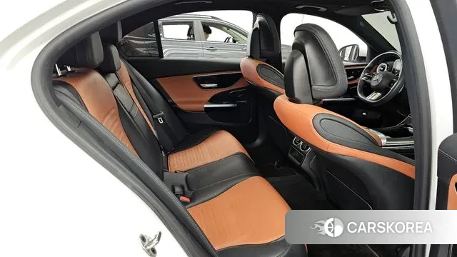 Mercedes-Benz C-Class W206 2022 Белый из Кореи, фото 3