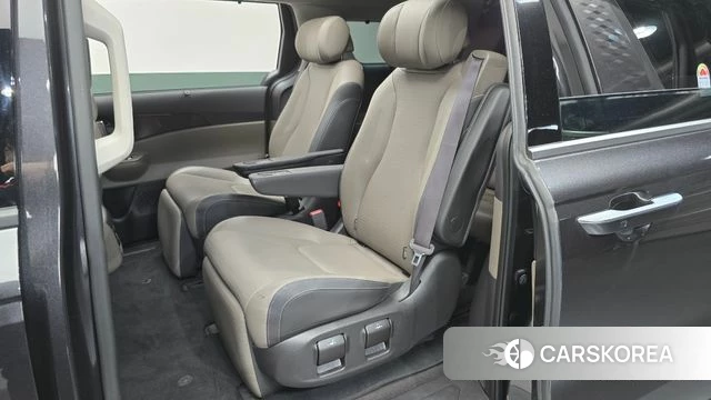 Kia The New Carnival 4th Generation 2023 Серый из Кореи, фото 3