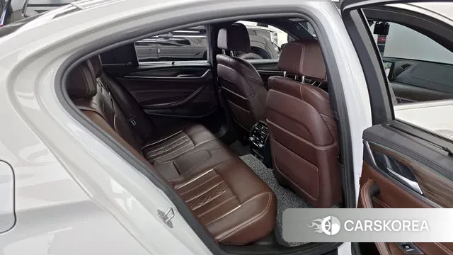 BMW 5 Series (G30) 2018 Белый из Кореи, фото 3