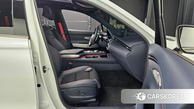 Genesis GV70 2023 Белый из Кореи, фото 3