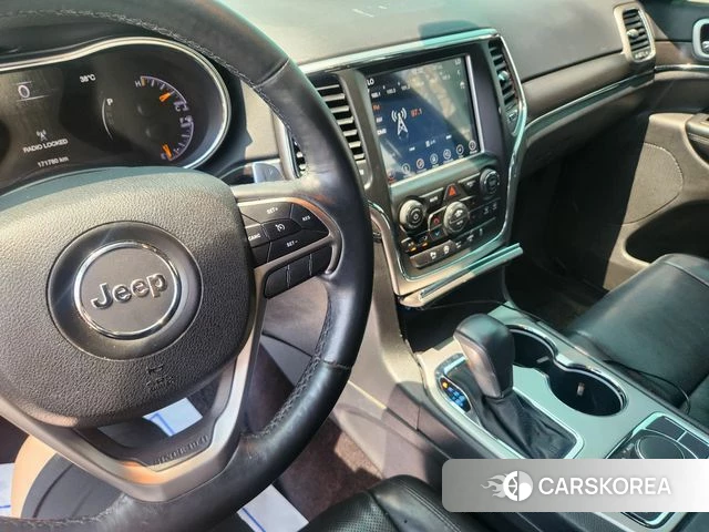 Jeep Grand Cherokee 2018 Черный из Кореи, фото 3
