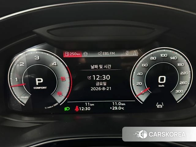 Audi Q8 (4M) 2026 Серый из Кореи, фото 3