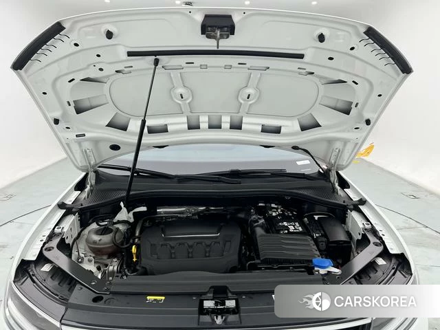 Volkswagen Tiguan L 2024 Белый из Китая, фото 3