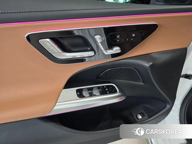 Mercedes-Benz E-Class W214 2025 Белый из Кореи, фото 3