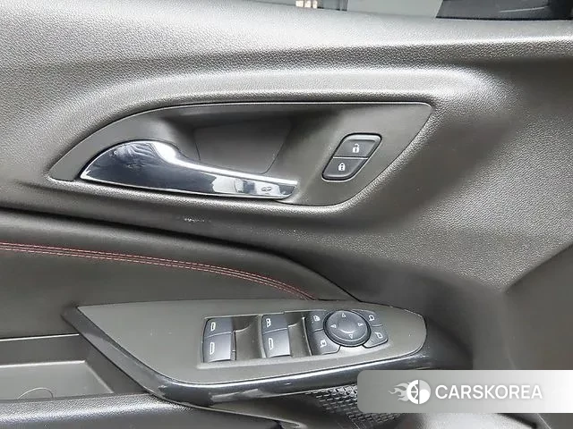 Chevrolet (GM Daewoo) Trax Crossover 2024 Белый из Кореи, фото 3