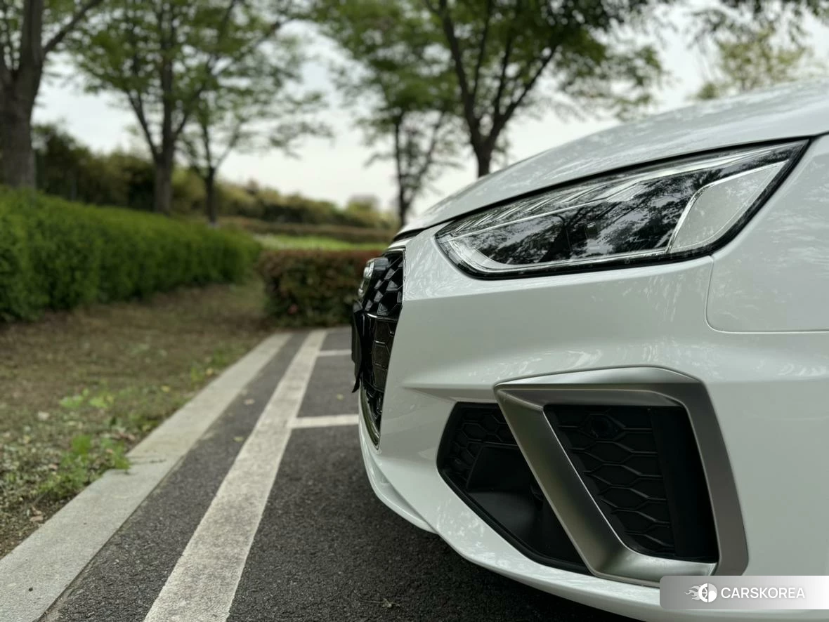 Audi A4L 2020 Белый из Китая, фото 2