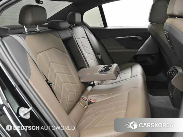 BMW 5 Series (G60) 2024 Черный из Кореи, фото 3