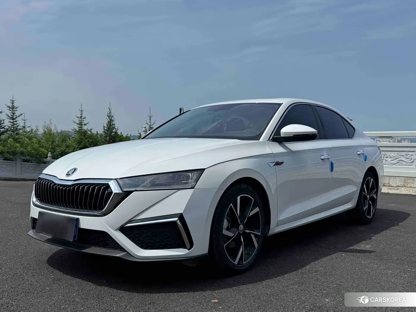 Skoda Octavia 2023 Белый из Китая, фото 3