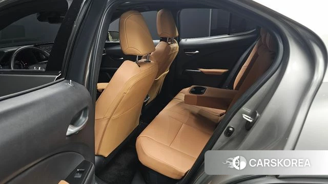 Lexus UX300h 2025 Серебристо-серый из Кореи, фото 3