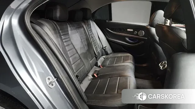 Mercedes-Benz E-Class W213 2018 Серый из Кореи, фото 3