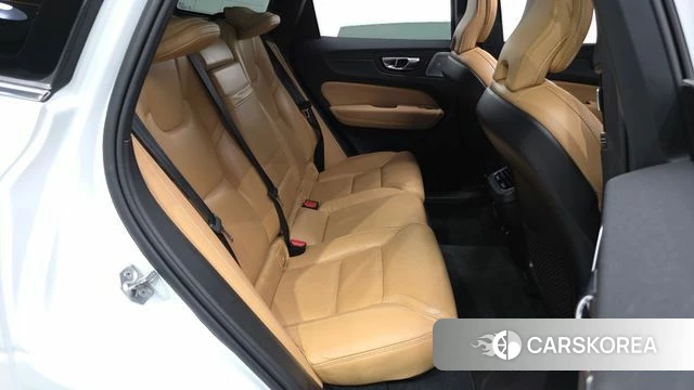 Volvo XC60 second Generation 2019 Белый из Кореи, фото 3