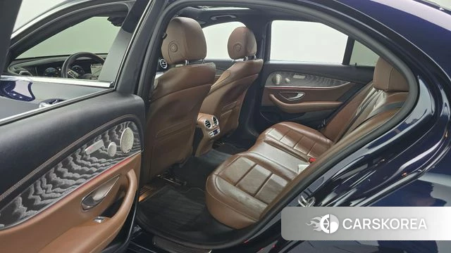 Mercedes-Benz E-Class W213 2022 Синий из Кореи, фото 3