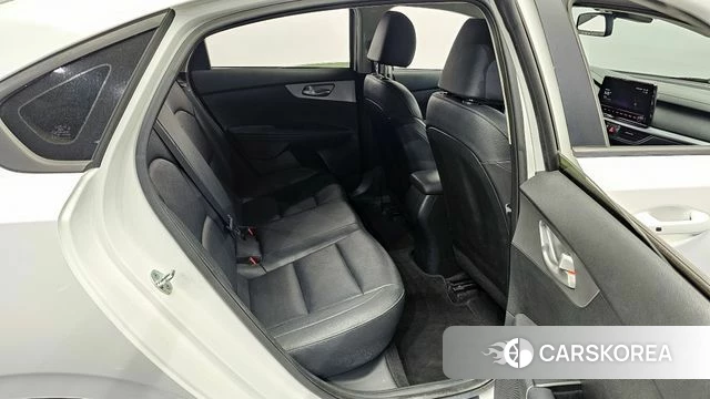 Kia The New K3 2nd generation 2022 Белый из Кореи, фото 3
