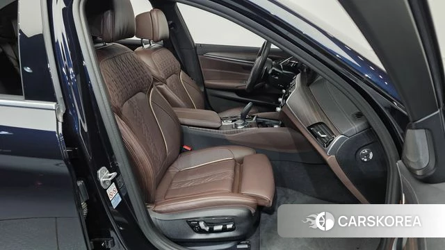 BMW 5 Series (G30) 2020 Черный из Кореи, фото 3