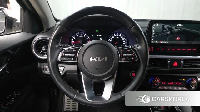 Kia The New K3 2nd generation 2023 Белый из Кореи, фото 3