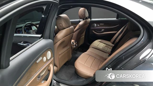 Mercedes-Benz E-Class W213 2021 Серый из Кореи, фото 3