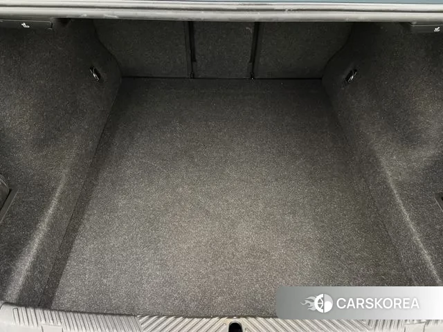 BMW 5 Series (G60) 2024 Синий нефрит из Кореи, фото 3