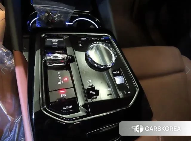 BMW 5 Series (G60) 2023 Белый из Кореи, фото 3