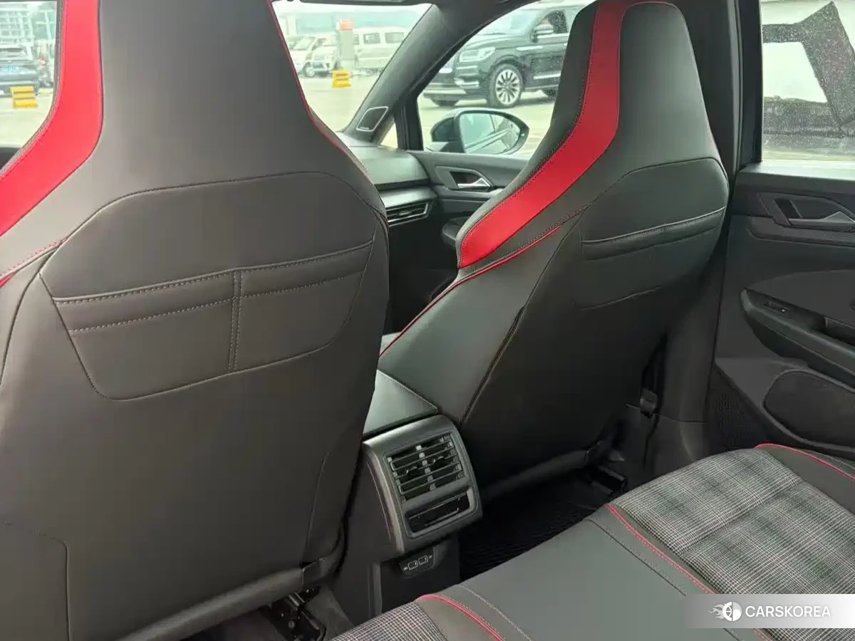 Volkswagen Golf 2026 Silver/gray из Китая, фото 3