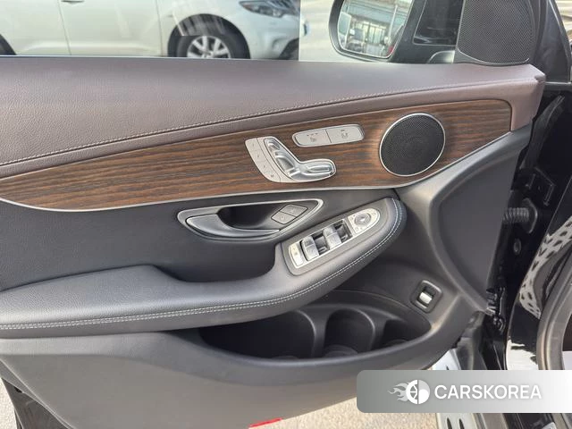 Mercedes-Benz GLC 2023 Черный из Китая, фото 3