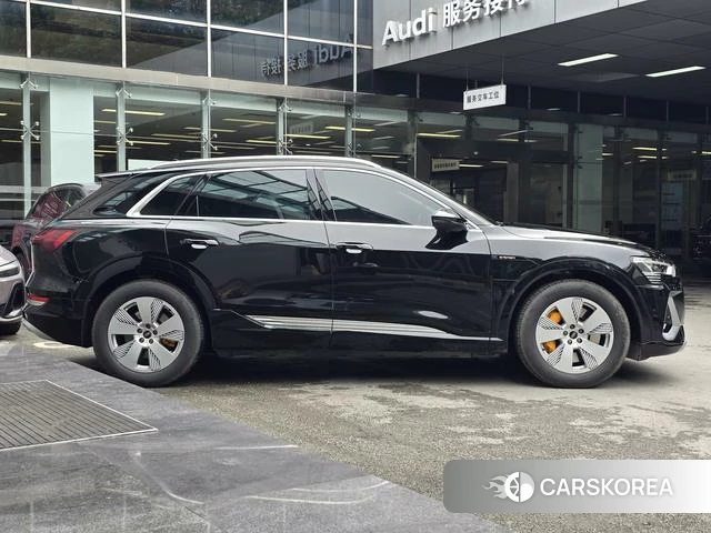 Audi e-tron 2026 Черный из Китая, фото 3