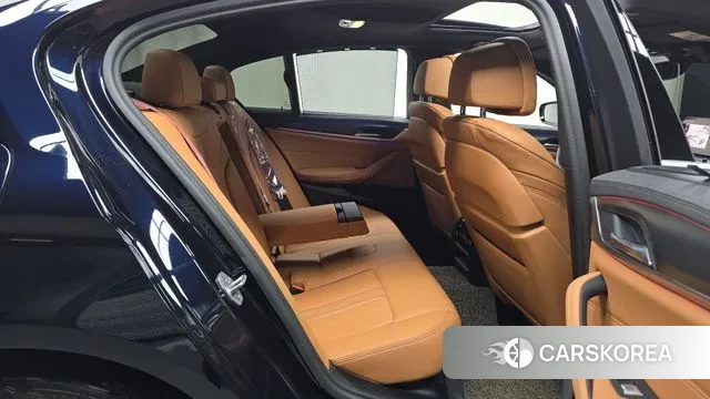 BMW 5 Series (G30) 2023 Черный из Кореи, фото 3