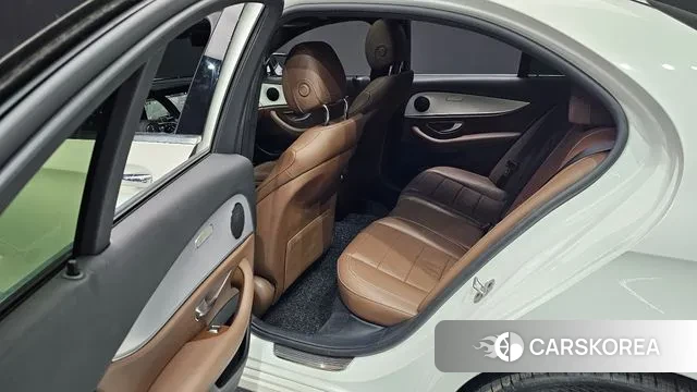 Mercedes-Benz E-Class W213 2020 Белый из Кореи, фото 3