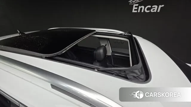 Volkswagen Tiguan second Generation 2023 Белый из Кореи, фото 3