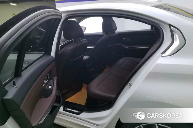 BMW 3 series 2022 Белый из Китая, фото 3