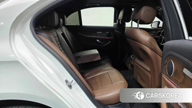 Mercedes-Benz E-Class W213 2021 Белый из Кореи, фото 3