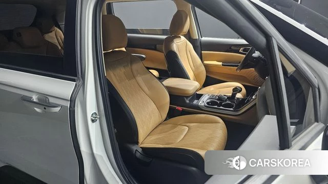 Kia Carnival 4th generation 2023 Белый из Кореи, фото 3
