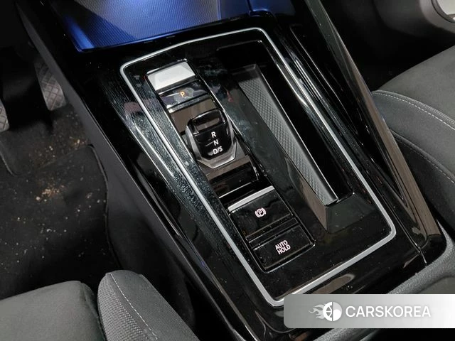 Volkswagen Golf 8th Generation 2023 Белый из Кореи, фото 3